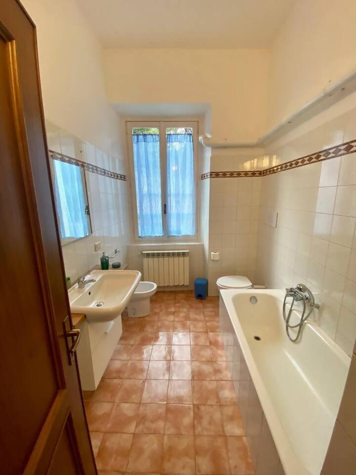 La Piccola Gioia 1 *